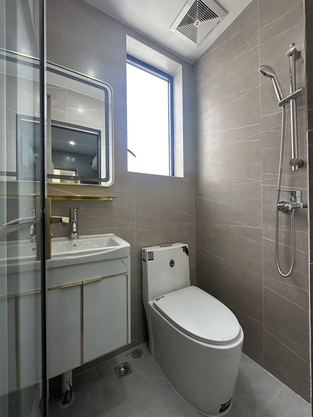 1750500674288685.jpg d16e3fff6037231bfbfc80db1c88ba71.jpg