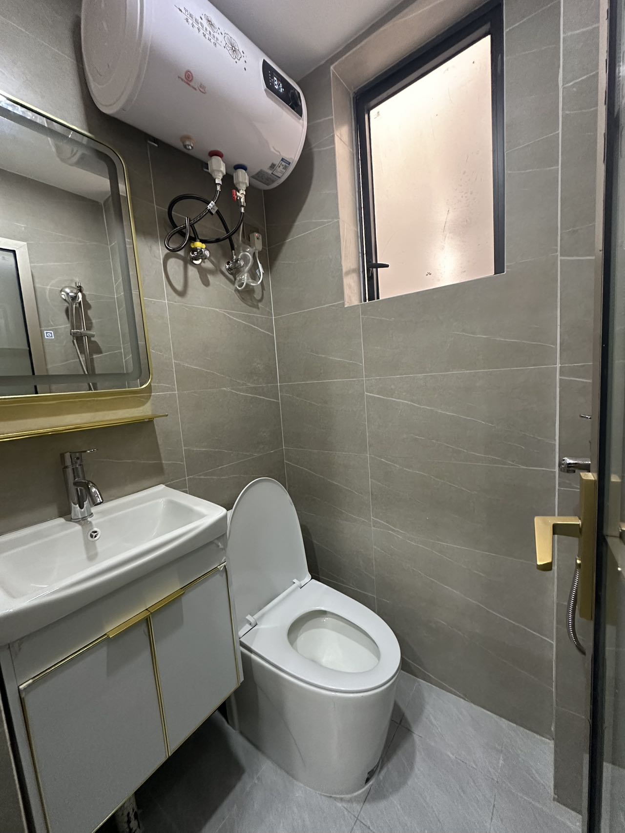 1750500819580256.jpg a26a15b9681048db937a5ba38c4c28dc.jpg